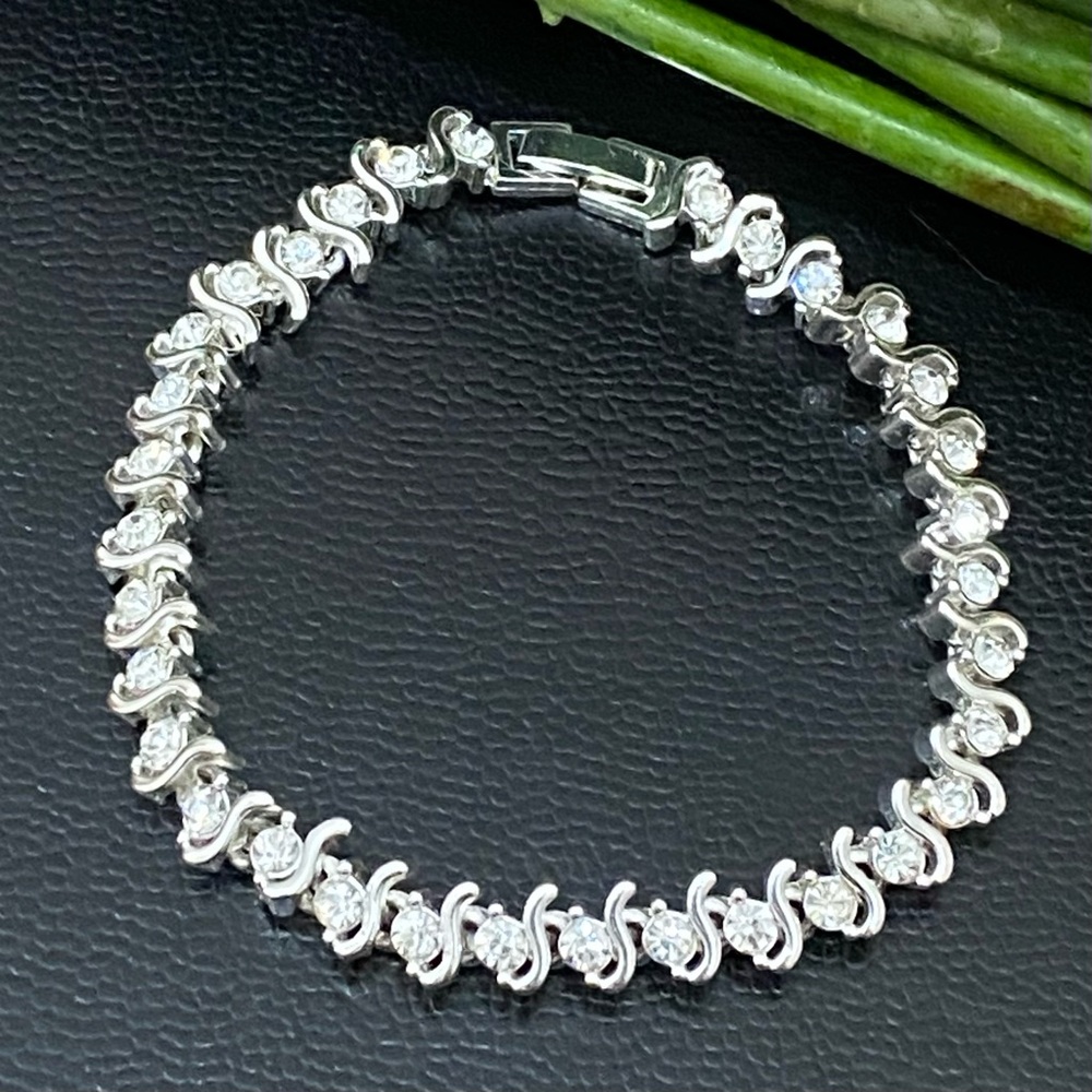 Unsigned Silver-tone CZ 7.5” Tennis Bracelet 19.6g